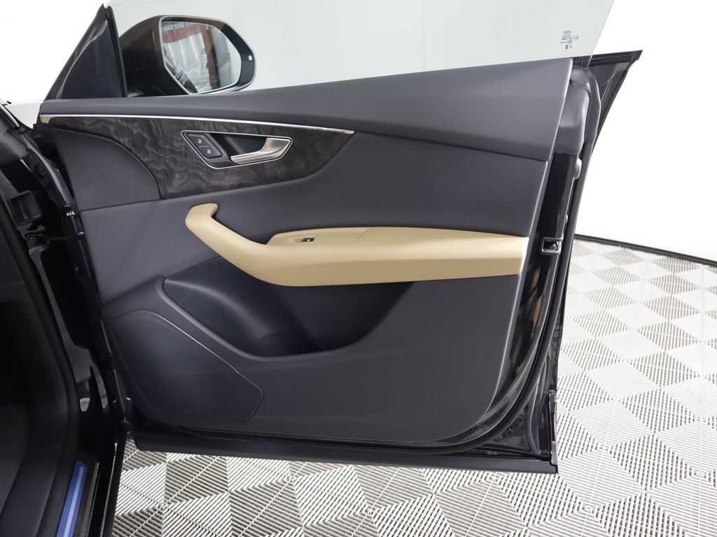Used 2025 Audi Q8 Premium w/ Black Optic Package image 27