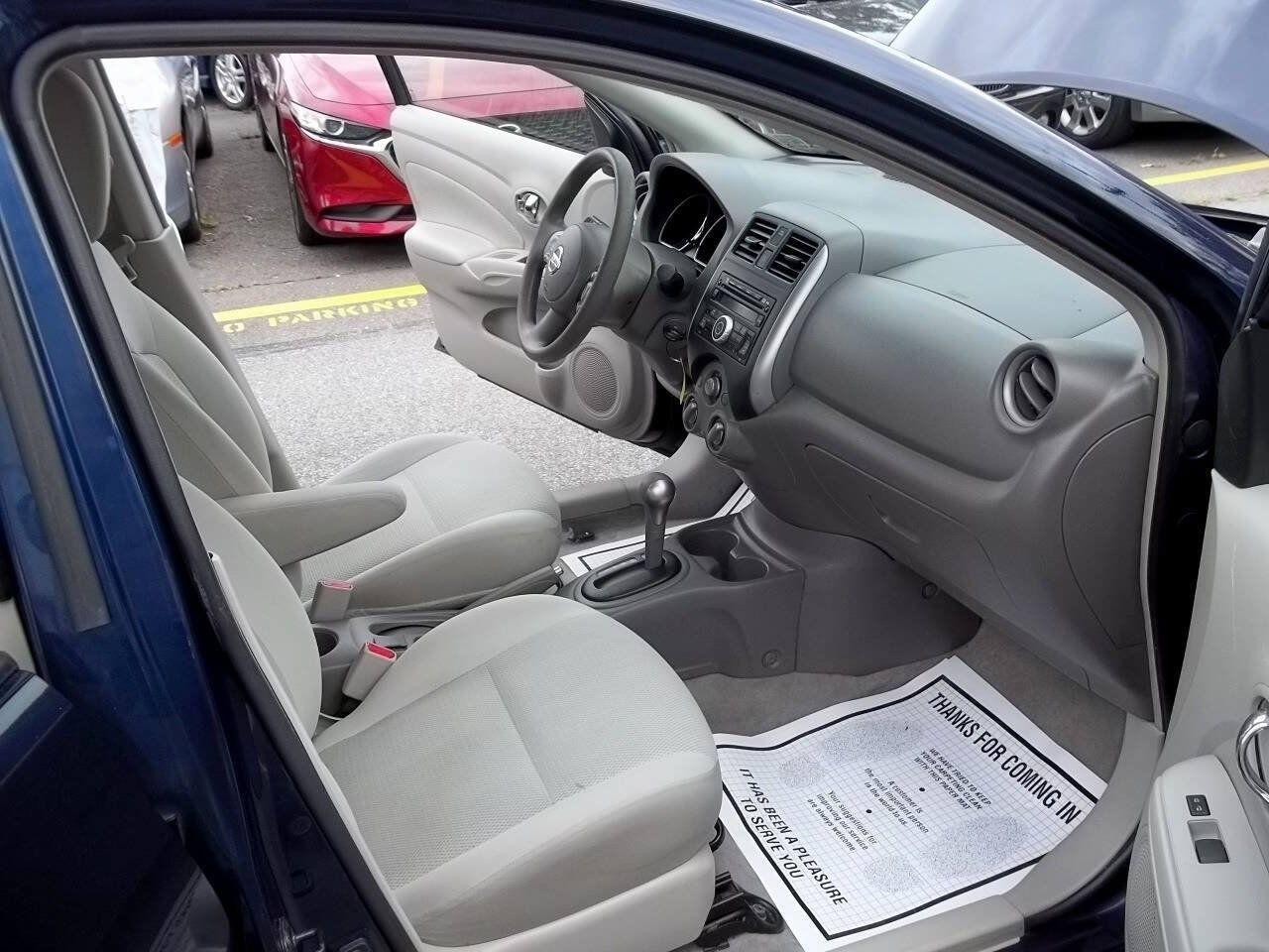 Used 2013 Nissan Versa SV w/ Convenience Pkg image 10