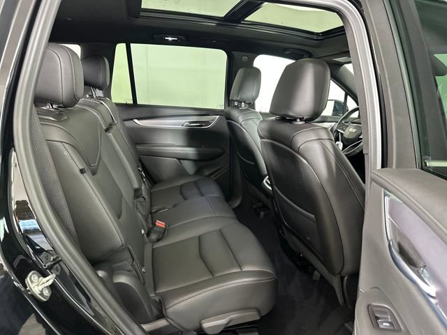 Used 2024 Cadillac XT6 Luxury image 27