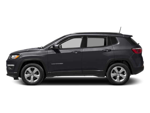Used 2017 Jeep Compass Trailhawk w/ Leather Interior Group AWD/4WD image 3