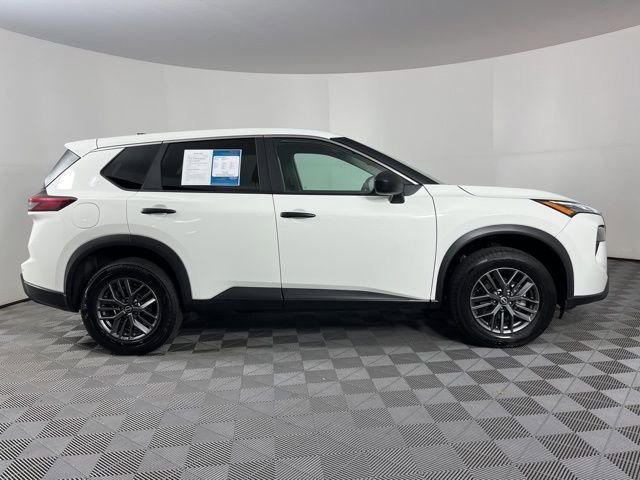 Used 2024 Nissan Rogue S image 11