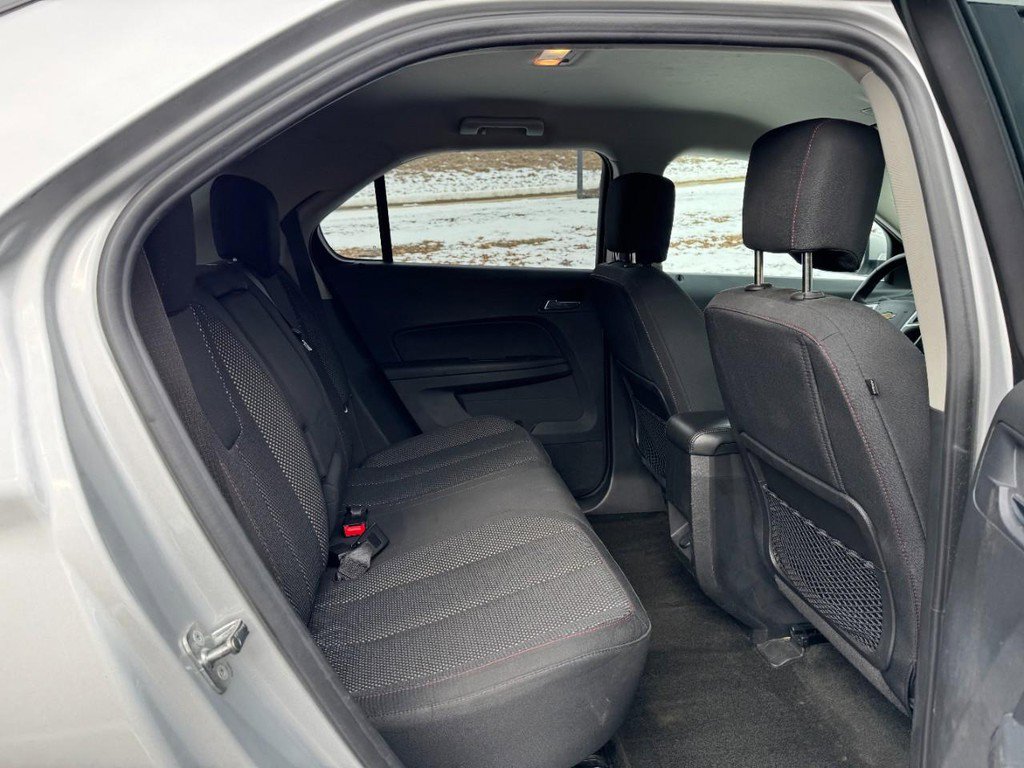 Used 2017 Chevrolet Equinox LT w/ Convenience Package image 10