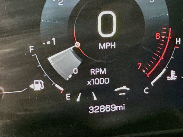 Used 2025 GMC Yukon XL Elevation RWD image 15