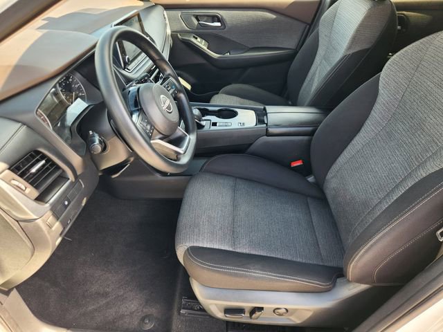 Used 2023 Nissan Rogue SV FWD image 13