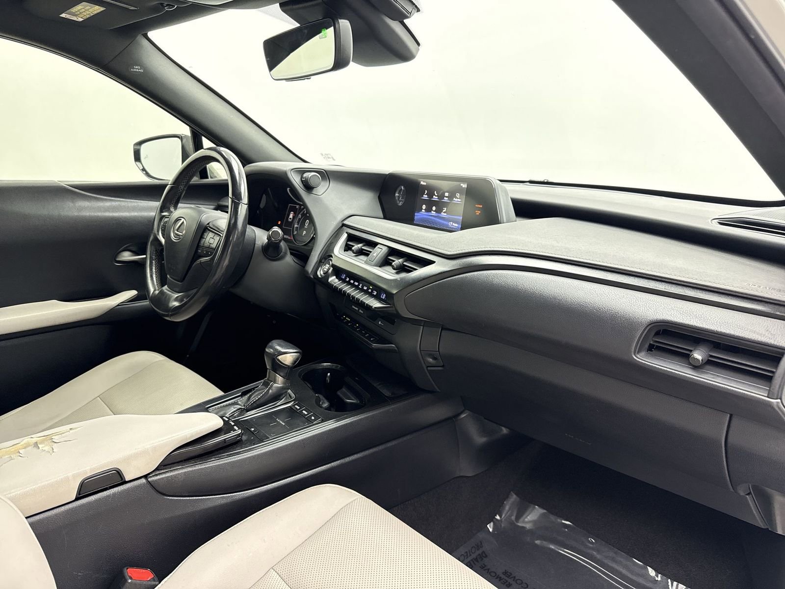 Used 2019 Lexus UX 200 w/ Premium Package image 34