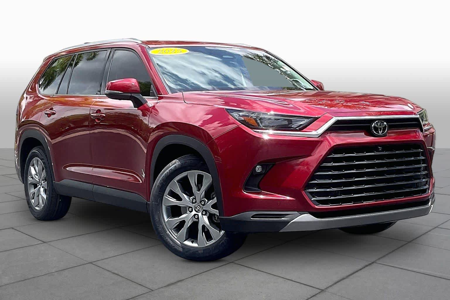 Certified 2024 Toyota Grand Highlander FWD image 3