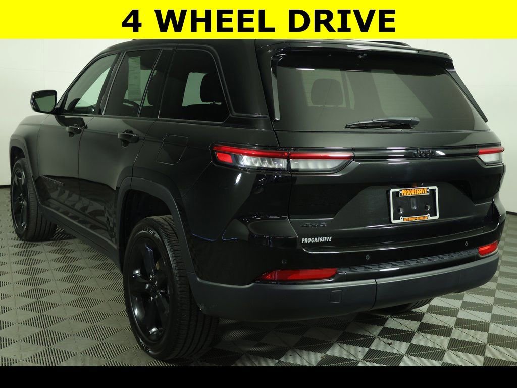 Used 2022 Jeep Grand Cherokee Altitude image 5