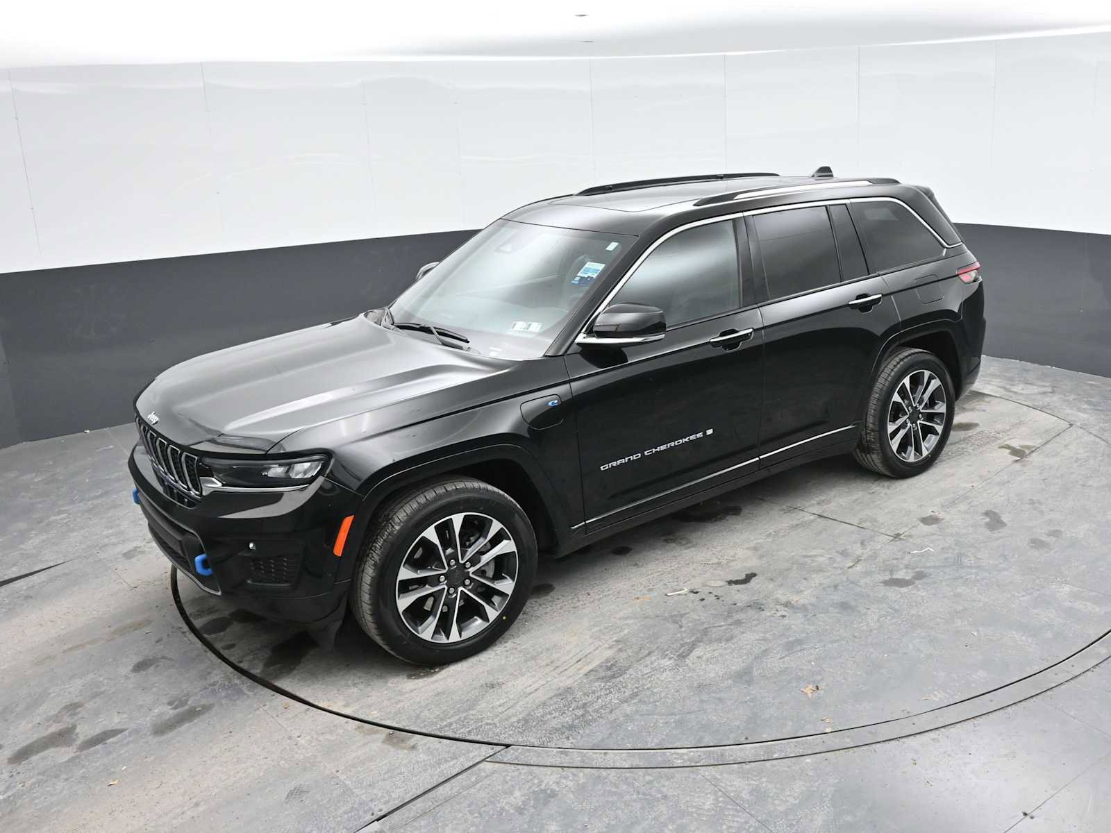 Used 2023 Jeep Grand Cherokee Overland image 28