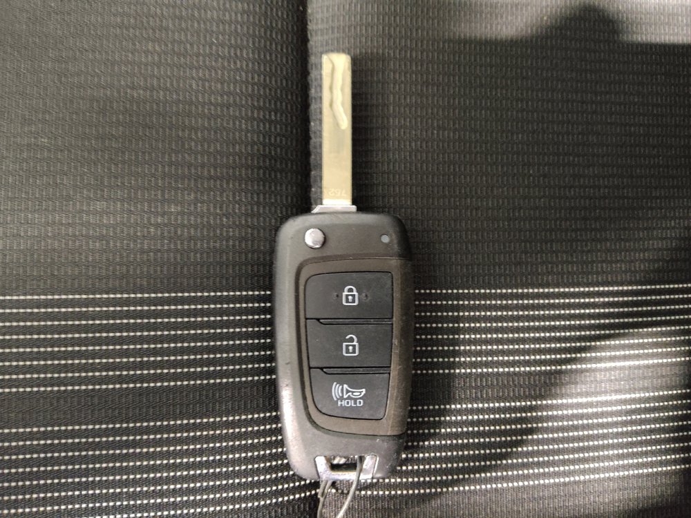 Used 2022 Hyundai Venue SEL image 32