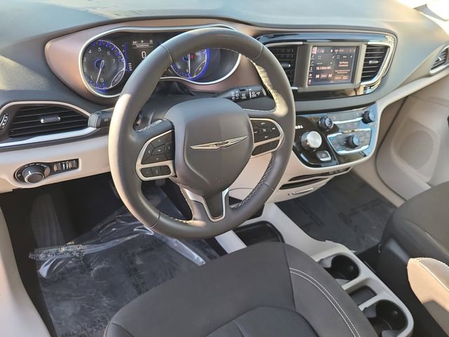 Used 2023 Chrysler Voyager LX FWD image 18