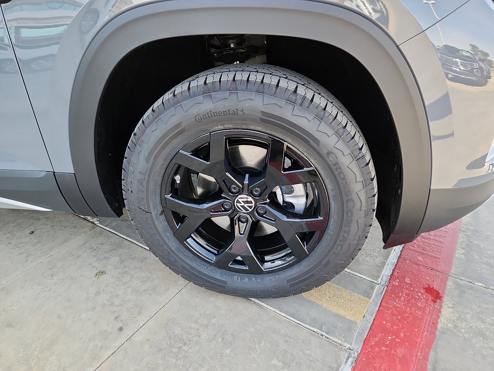 New 2026 Volkswagen Atlas Peak Edition image 9