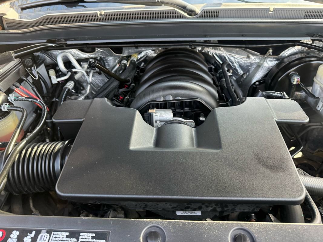 Used 2018 Chevrolet Suburban LT image 40