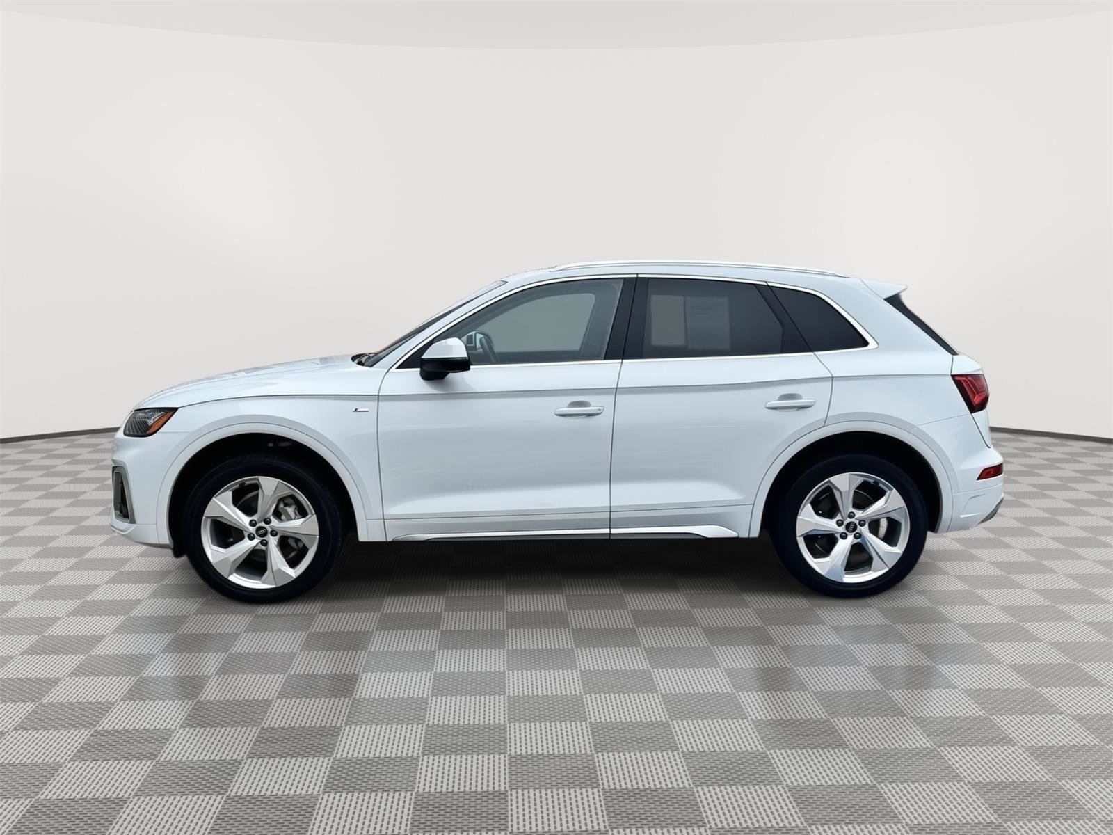 Certified 2023 Audi Q5 2.0T Premium Plus w/ Premium Plus Package image 8