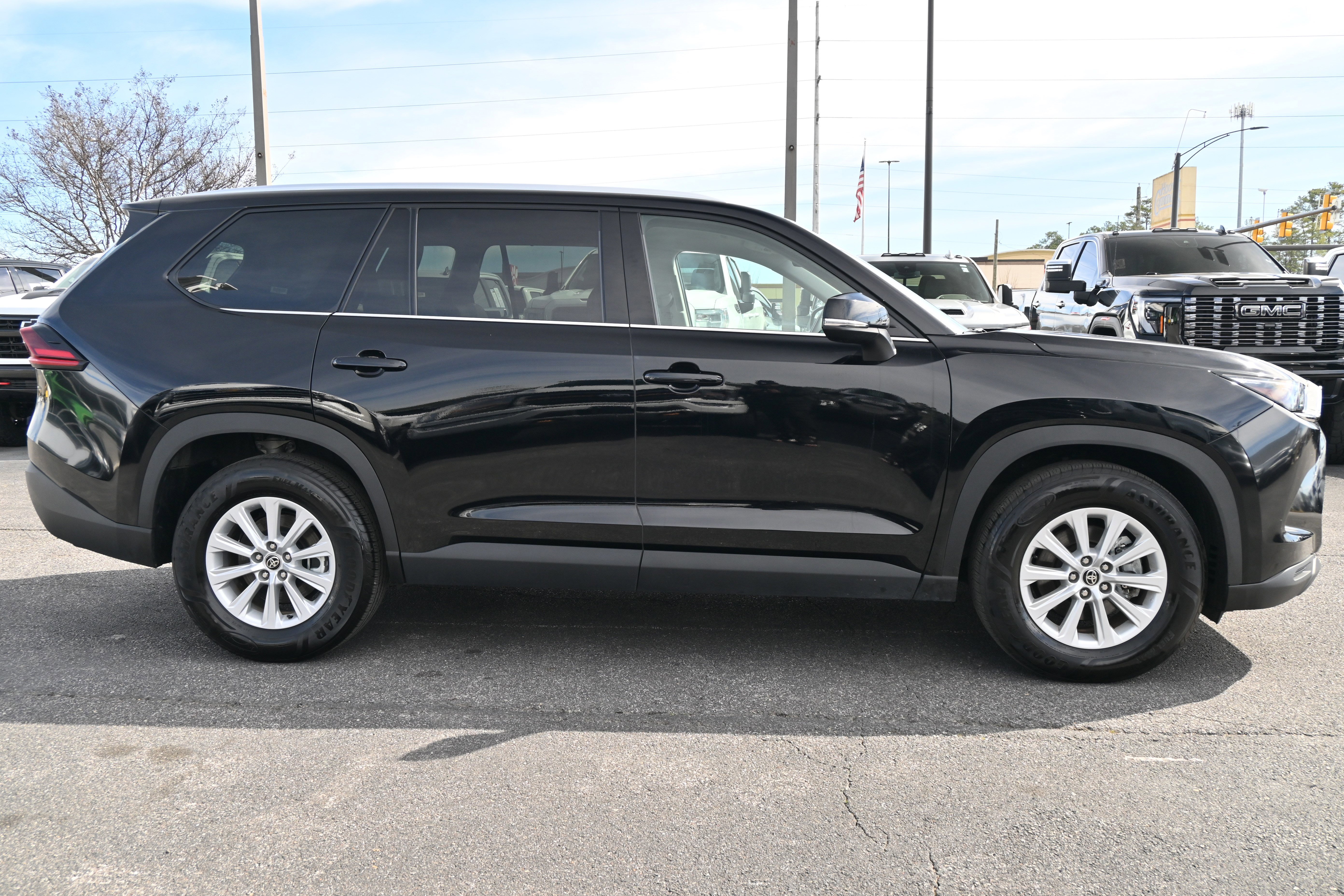 Used 2025 Toyota Grand Highlander FWD image 11