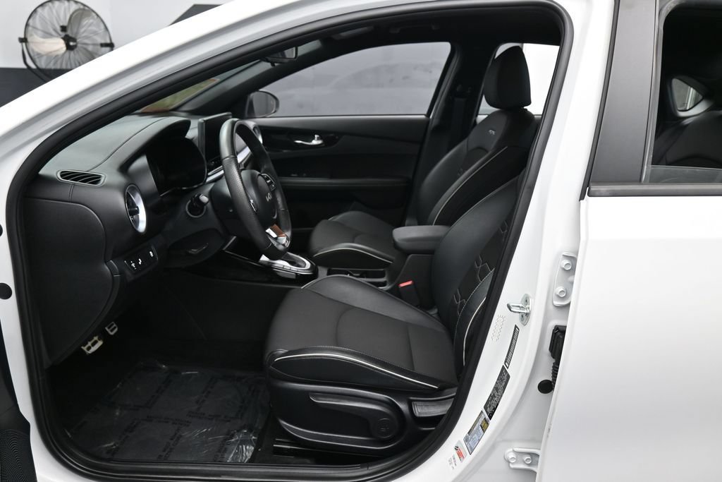 Used 2022 Kia Forte GT-Line w/ GT-Line Technology Package FWD image 11