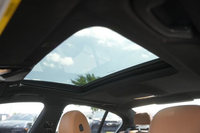 Used 2020 BMW 540i w/ M Sport Package image 11