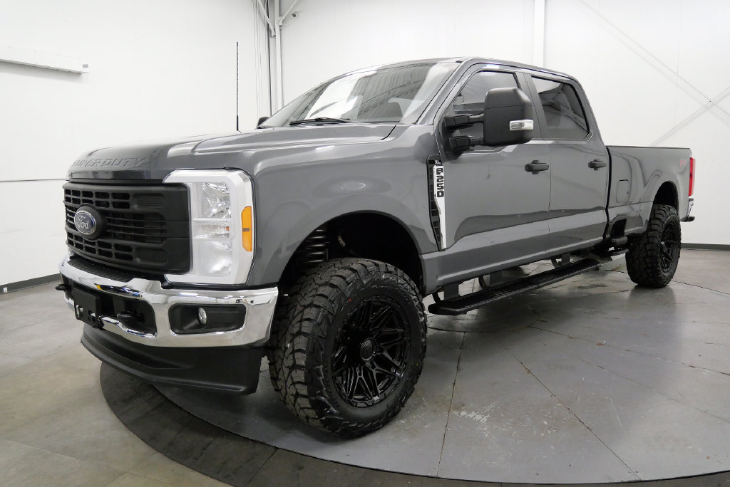 Used 2023 Ford F250 XL w/ XL Driver Assist Package AWD/4WD image 4