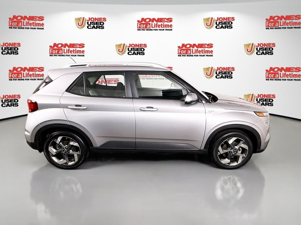 Certified 2023 Hyundai Venue SEL FWD image 18