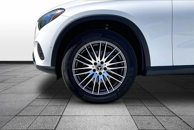 Used 2026 Mercedes-Benz GLC 300 4MATIC image 4