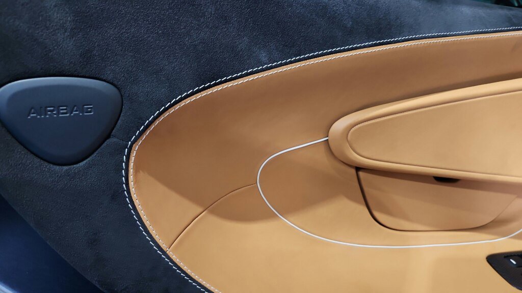 Used 2019 McLaren 570S Spider RWD image 17