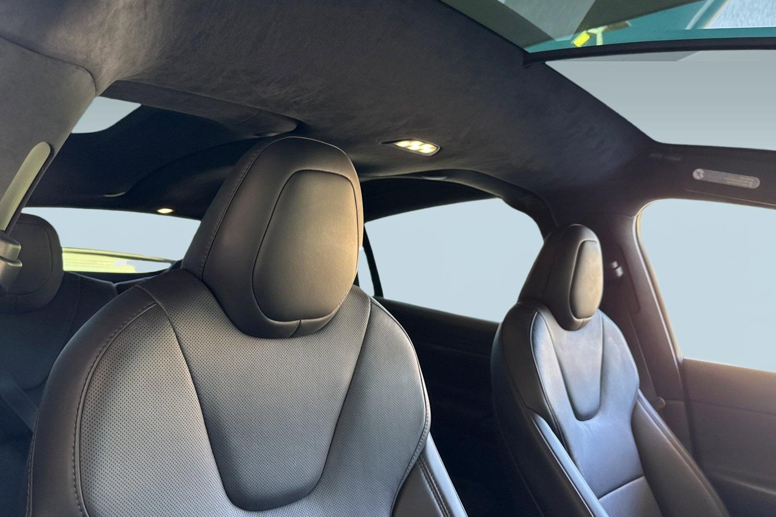 Used 2022 Tesla Model X image 29