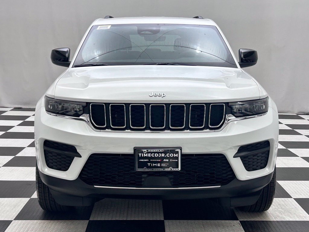 New 2027 Jeep Grand Cherokee Laredo AWD/4WD image 3