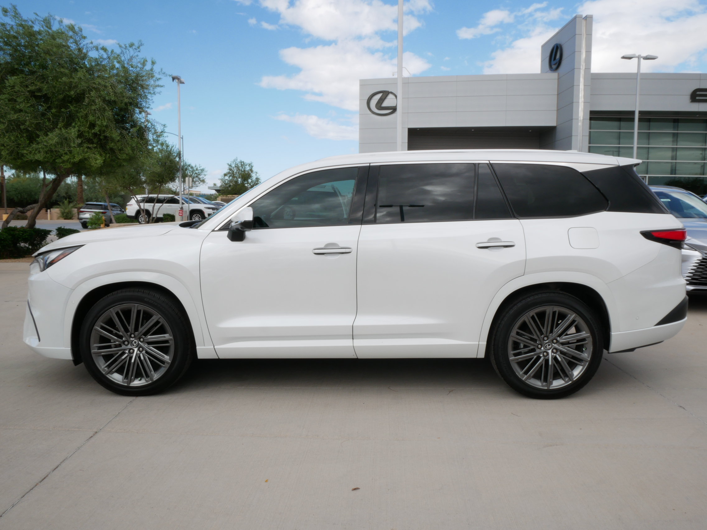 Used 2024 Lexus TX 350 AWD w/ Technology Package image 3