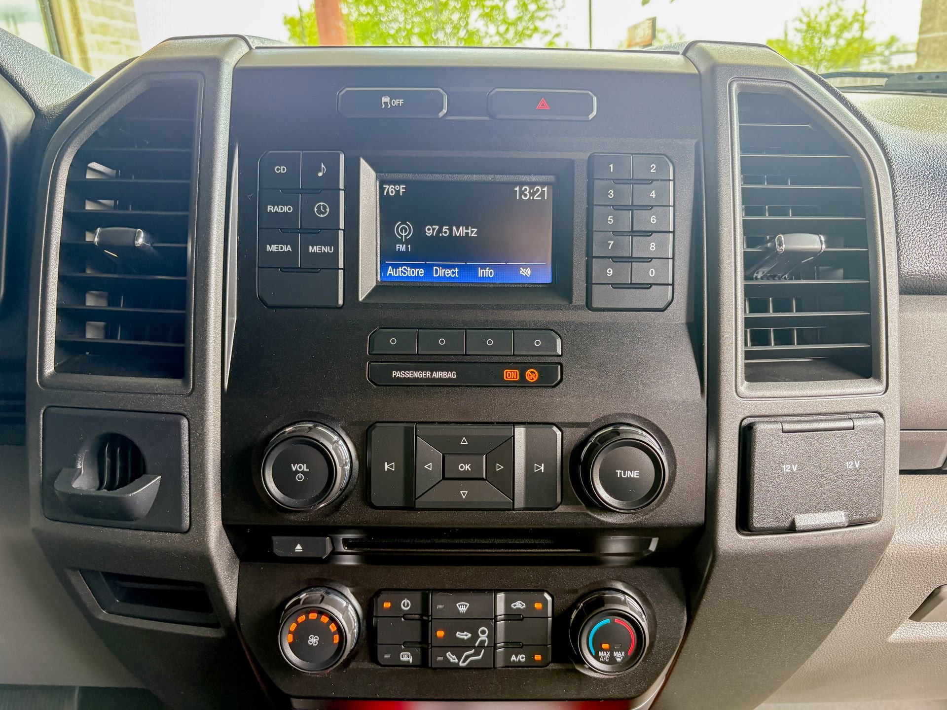 Used 2017 Ford F250 XL w/ Power Equipment Group RWD image 8