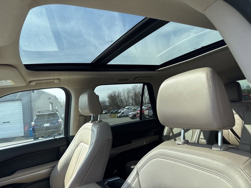 Used 2024 Ford Expedition Limited image 11