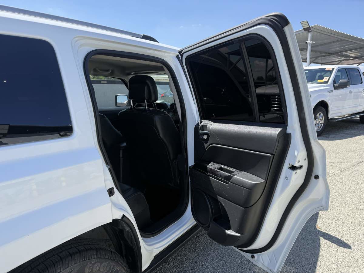 Used 2014 Jeep Patriot Limited FWD image 30
