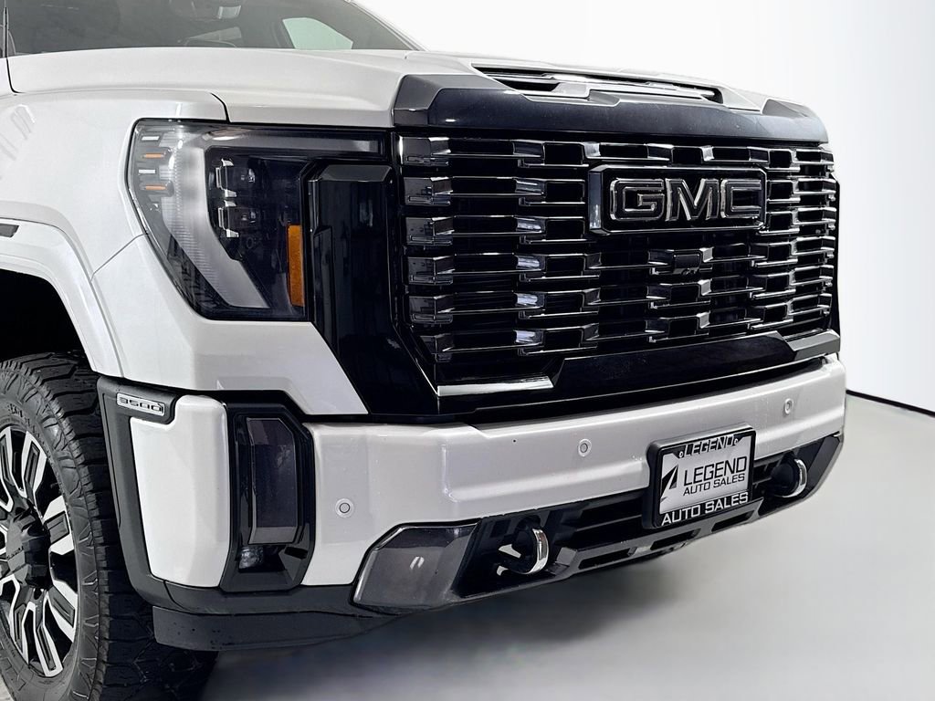 Used 2024 GMC Sierra 3500 Denali Ultimate AWD/4WD image 32
