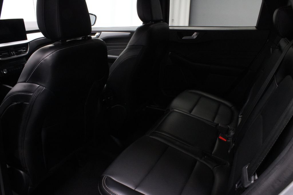 Certified 2024 Ford Escape Platinum AWD/4WD image 21