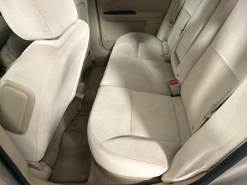 Used 2010 Chevrolet Impala LT FWD image 16