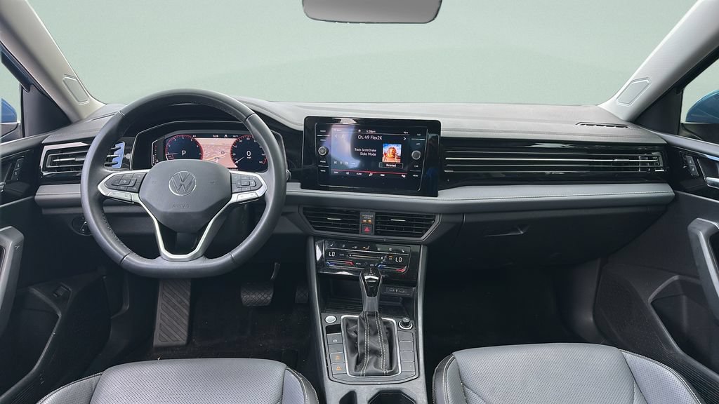 Certified 2025 Volkswagen Jetta SEL FWD image 11