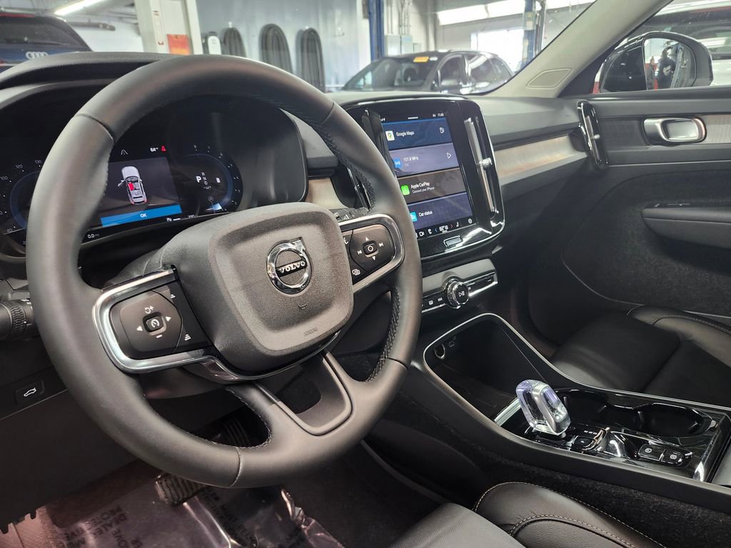 Used 2023 Volvo XC40 B5 Plus w/ Driver Assist Package image 7