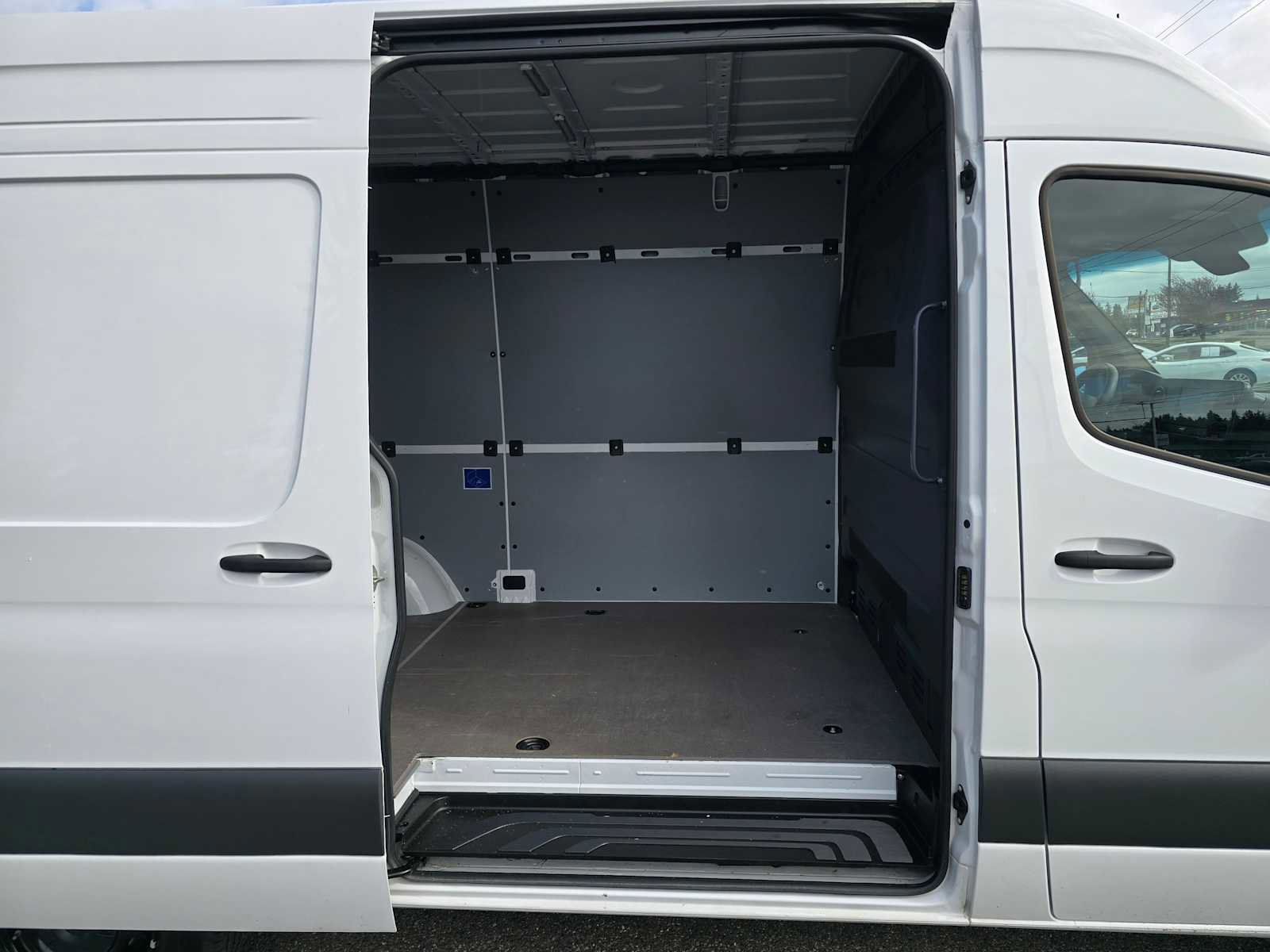 Used 2024 Mercedes-Benz Sprinter 2500 image 13