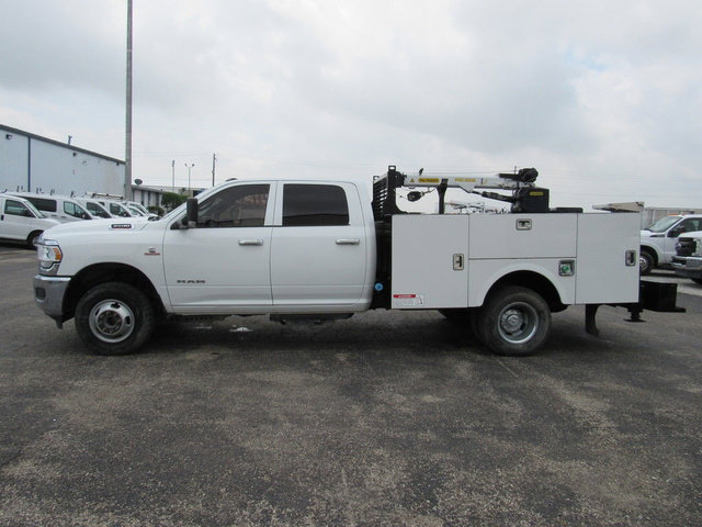 Used 2022 RAM 3500 Tradesman w/ Chrome Appearance Group AWD/4WD image 6