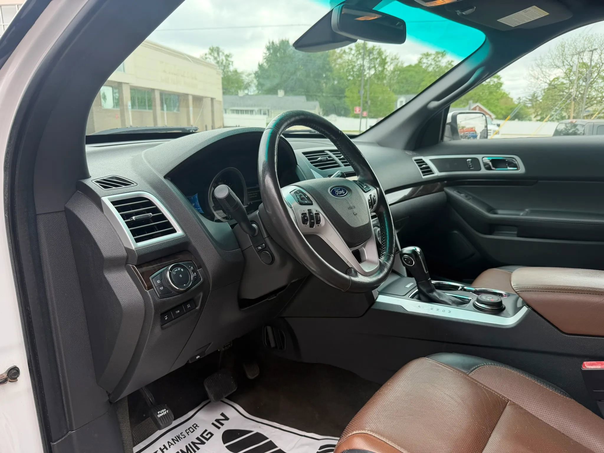 Used 2014 Ford Explorer Limited w/ Equipment Group 302A AWD/4WD image 15