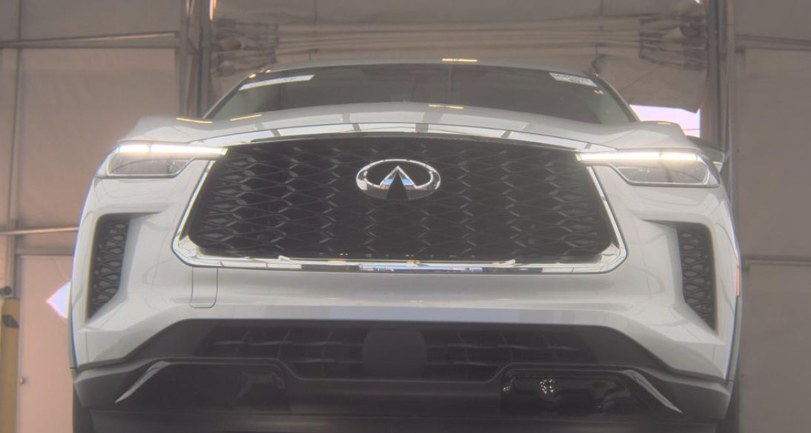Certified 2023 INFINITI QX60 Pure FWD image 3