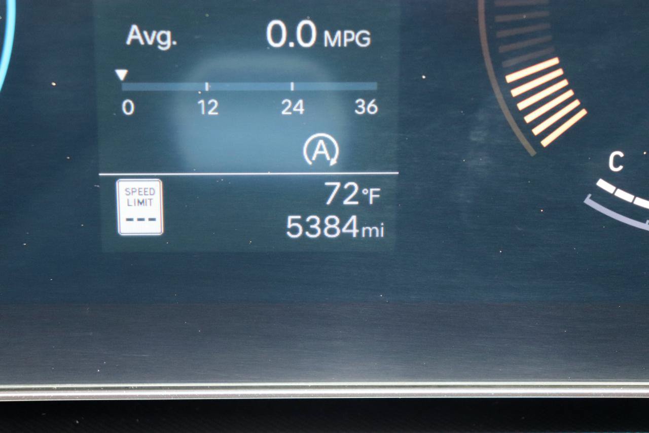 Used 2026 Hyundai Santa Fe SEL AWD/4WD image 34