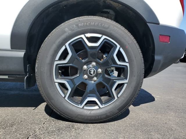 Used 2025 Ford Bronco Sport Outer Banks w/ Outer Banks Tech Package+ AWD/4WD image 9