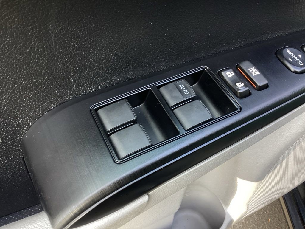 Used 2013 Toyota Camry LE FWD image 19
