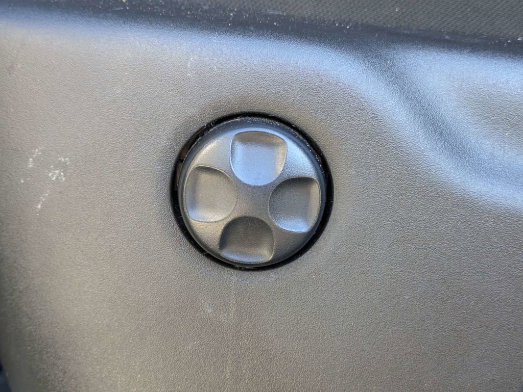 Used 2021 Jeep Grand Cherokee Laredo image 24