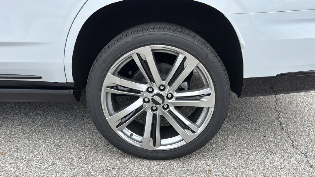 New 2026 Cadillac Escalade Platinum Sport w/ LPO, Floor Liner Package AWD/4WD image 32