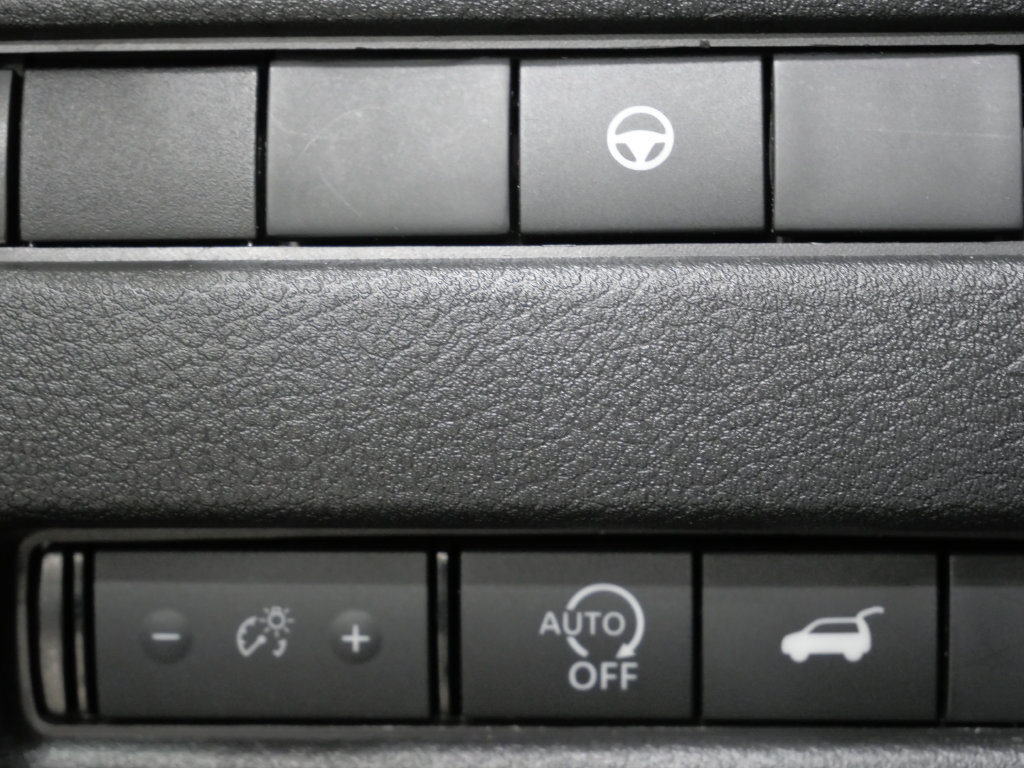 Used 2024 Nissan Rogue SV AWD/4WD image 14