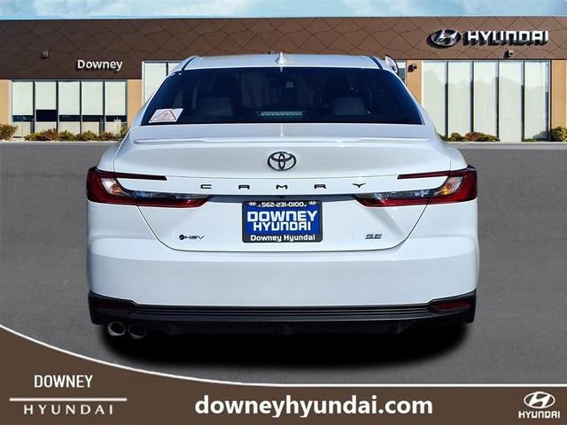 Used 2025 Toyota Camry SE image 5
