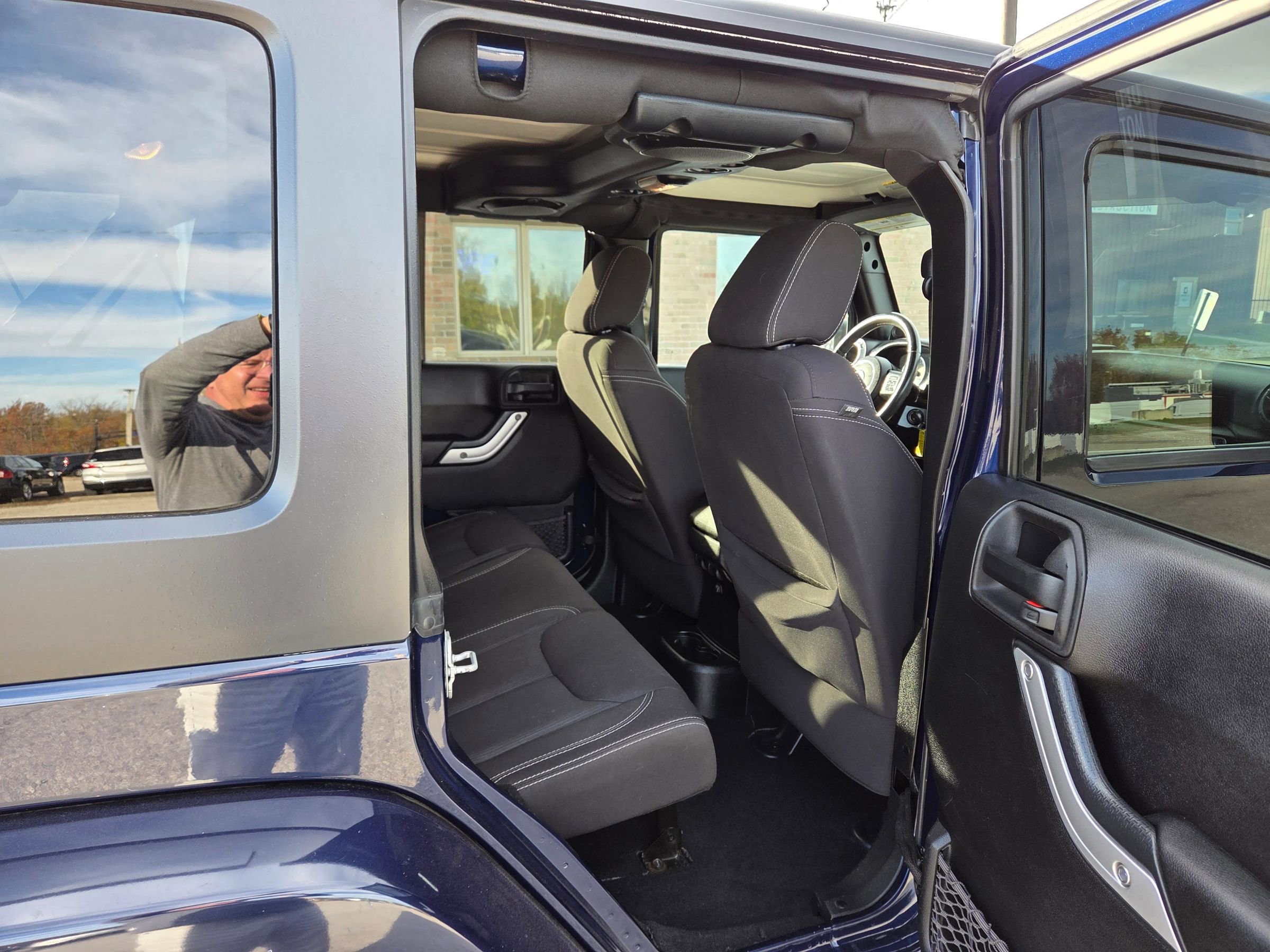 Used 2013 Jeep Wrangler Unlimited Sahara w/ Connectivity Group image 19