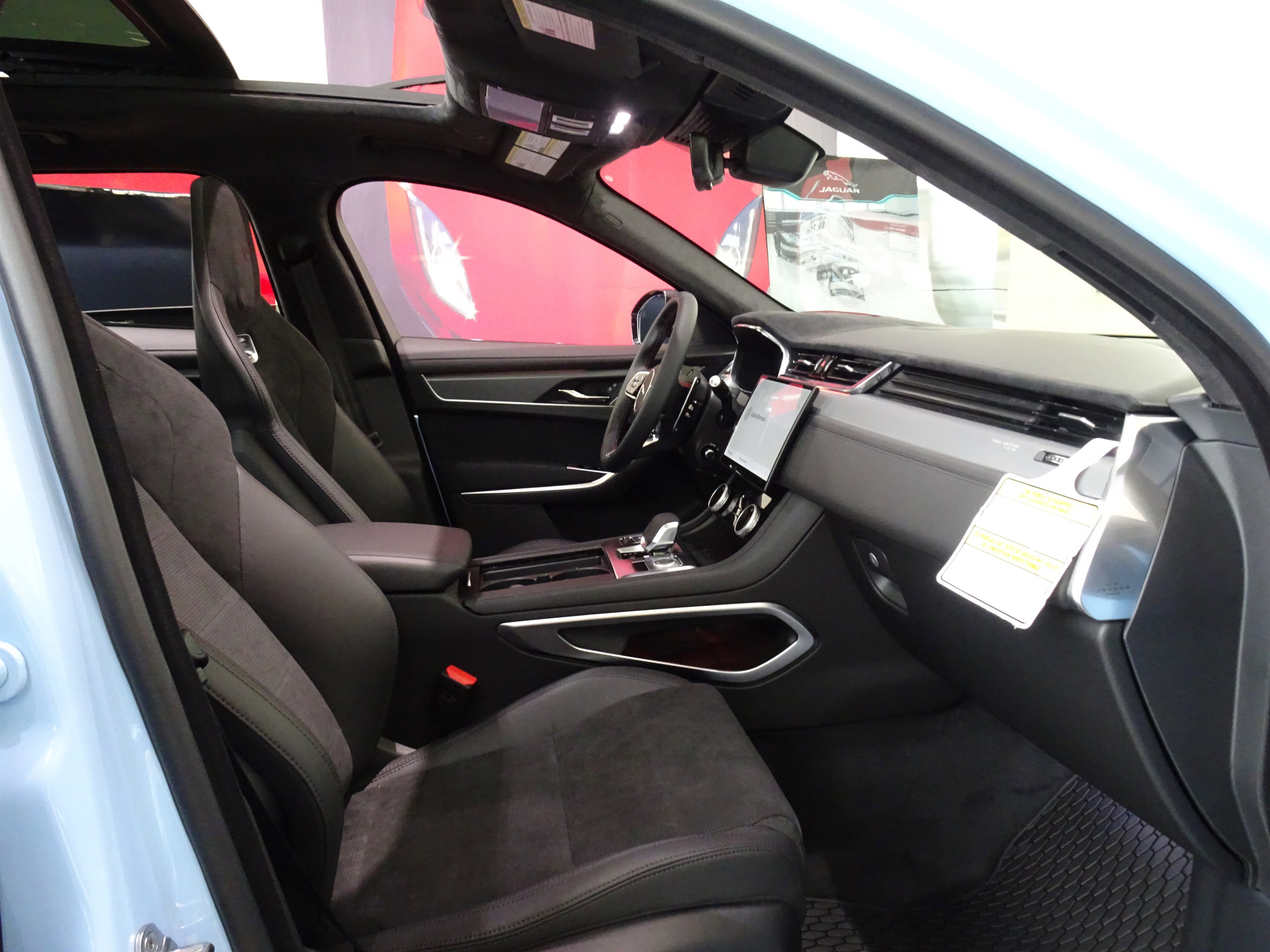 New 2026 Jaguar F-PACE SVR 575 Edition image 26