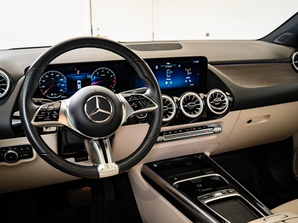 Certified 2025 Mercedes-Benz GLA 250 4MATIC image 4