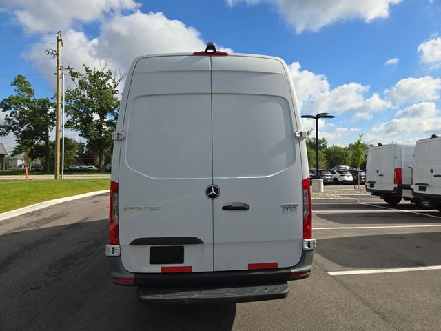 Used 2022 Mercedes-Benz Sprinter 2500 image 4